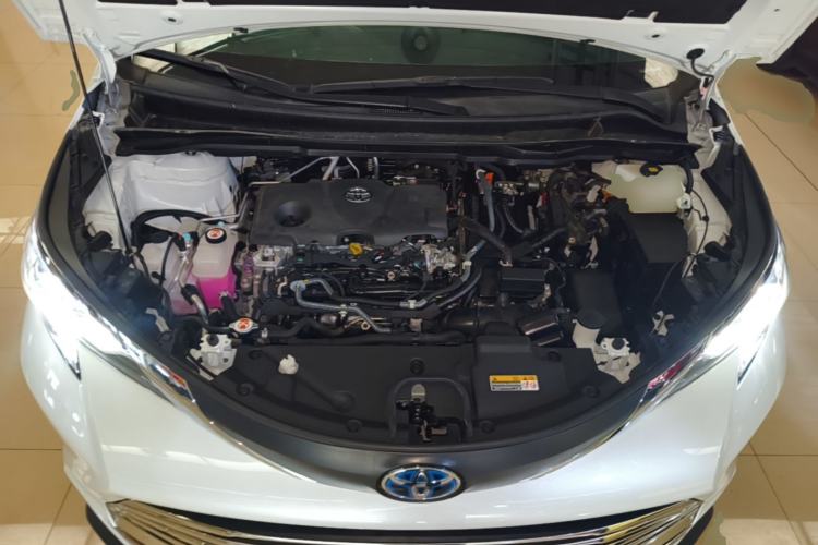 Used Toyota SIENNA 2023 2.5L Hybrid Comfort Edition Engine Bay