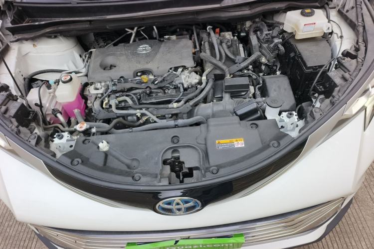 Used Toyota SIENNA 2023 2.5L Hybrid Deluxe Edition Engine Bay