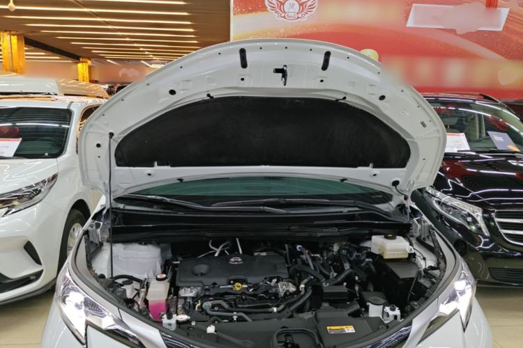 Used Toyota SIENNA 2023 2.5L Hybrid Deluxe Edition Engine Bay