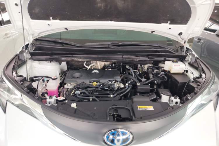 Used Toyota SIENNA 2023 2.5L Hybrid Comfort Edition Engine Bay