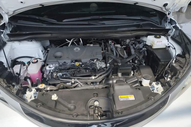 Used Toyota SIENNA 2023 2.5L Hybrid Deluxe Edition Engine Bay
