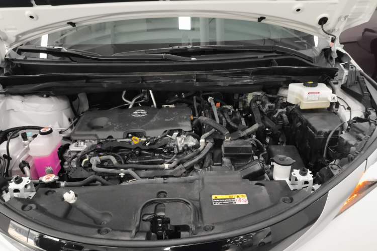 Used Toyota SIENNA 2023 2.5L Hybrid Luxury Edition Engine Bay