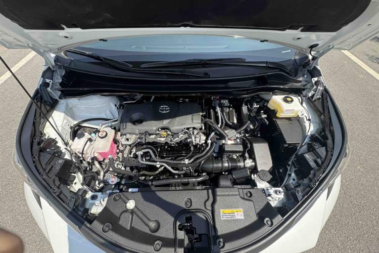Used Toyota SIENNA 2023 2.5L Hybrid Comfort Edition Engine Bay