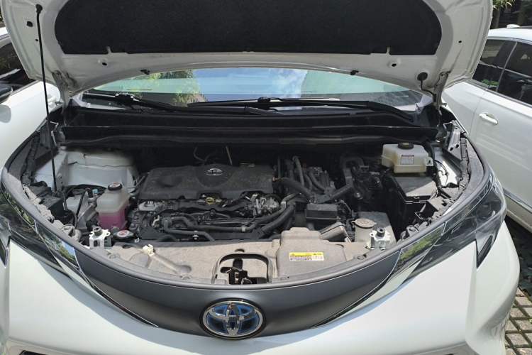 Used Toyota SIENNA 2023 2.5L Hybrid Comfort Edition Engine Bay