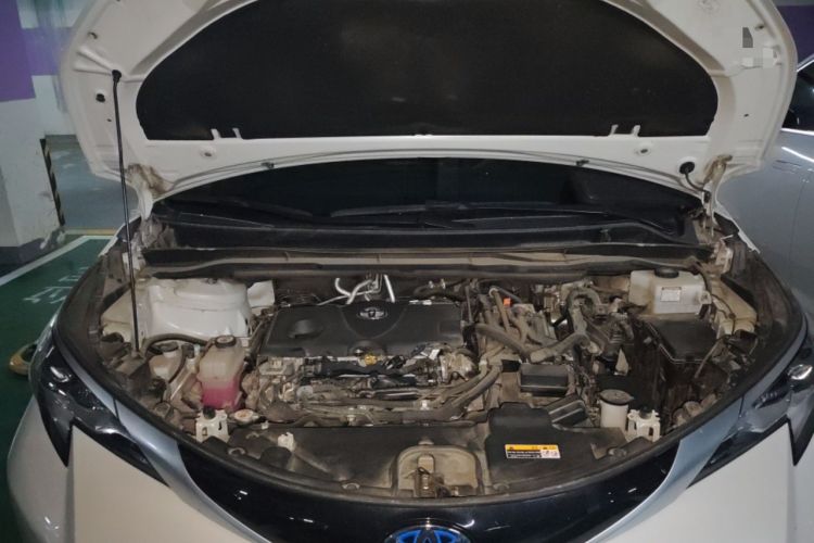 Used Toyota SIENNA 2023 2.5L Hybrid Deluxe Edition Engine Bay