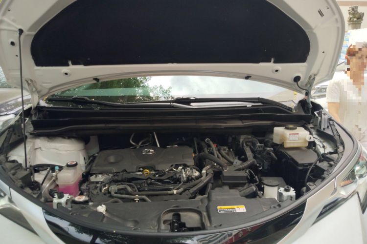 Used Toyota SIENNA 2023 2.5L Hybrid Deluxe Edition Engine Bay