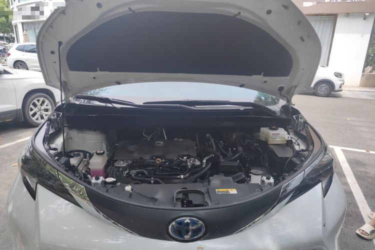 Used Toyota SIENNA 2023 2.5L Hybrid Comfort Edition Engine Bay
