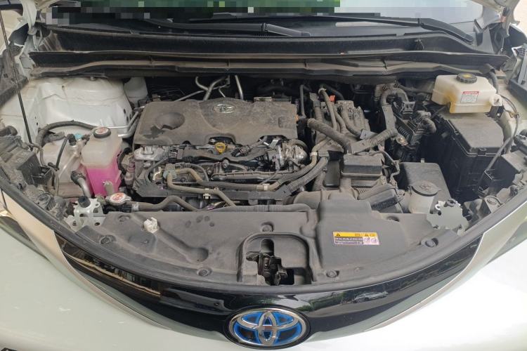 Used Toyota SIENNA 2023 2.5L Hybrid Deluxe Edition Engine Bay