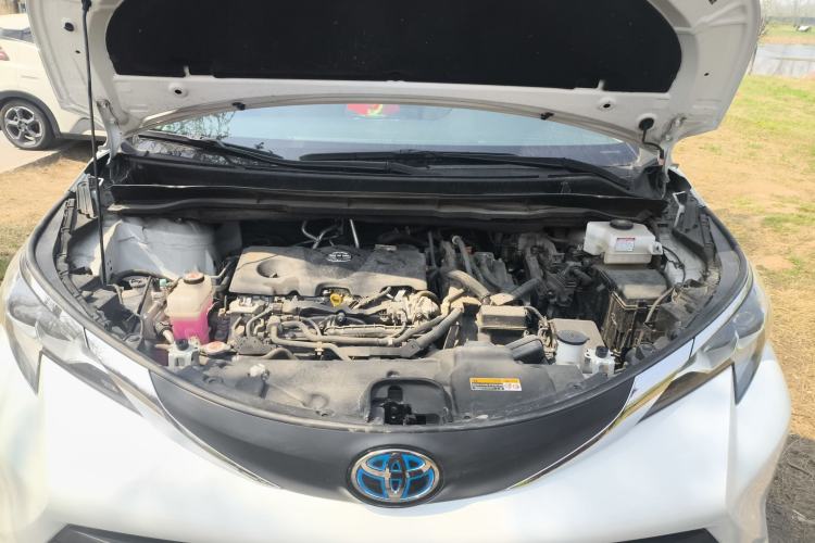Used Toyota SIENNA 2023 2.5L Hybrid Comfort Edition Engine Bay