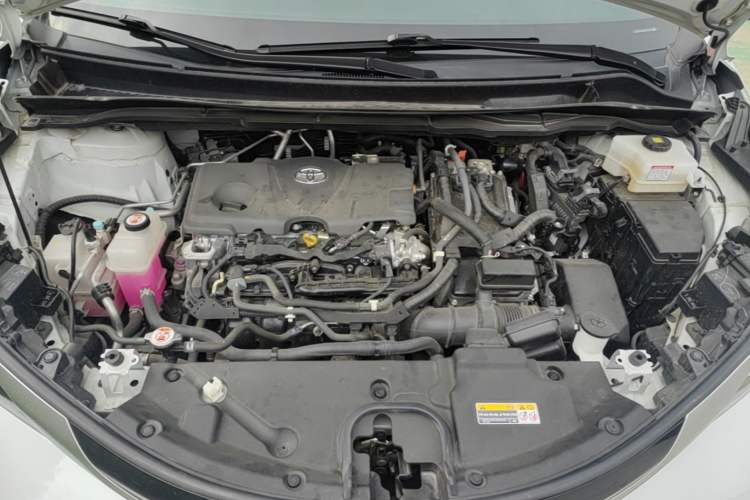 Used Toyota SIENNA 2023 2.5L Hybrid Deluxe Edition Engine Bay