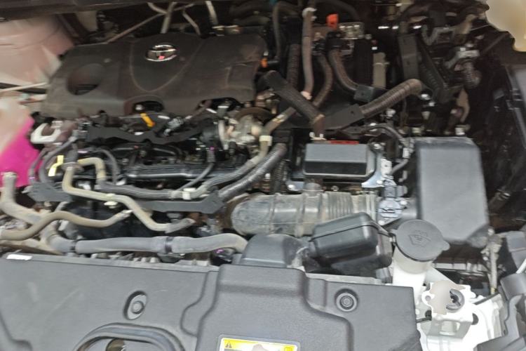 Used Toyota SIENNA 2023 2.5L Hybrid Deluxe Edition Engine Bay
