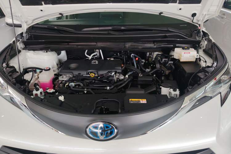 Used Toyota SIENNA 2023 2.5L Hybrid Comfort Edition Engine Bay