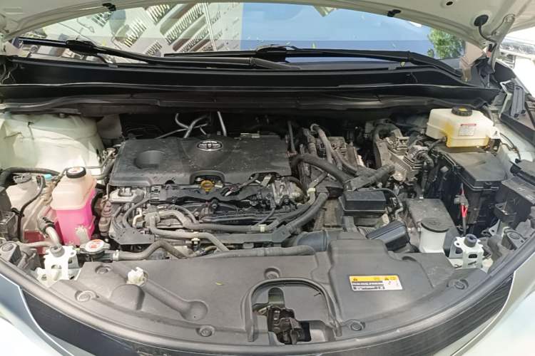 Used Toyota SIENNA 2023 2.5L Hybrid Platinum Edition Engine Bay