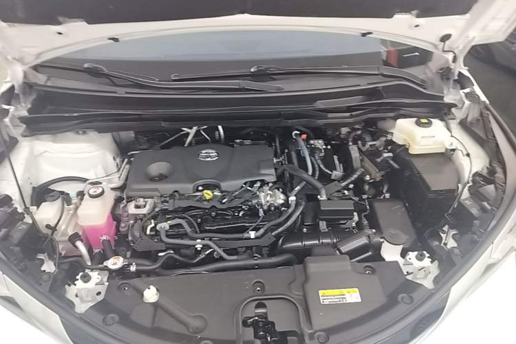 Used Toyota SIENNA 2023 2.5L Hybrid Deluxe Edition Engine Bay