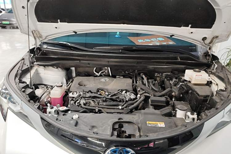 Used Toyota SIENNA 2023 2.5L Hybrid Deluxe Edition Engine Bay