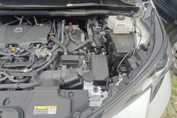 Used Toyota SIENNA 2023 2.5L Hybrid Comfort Edition Engine Bay Left