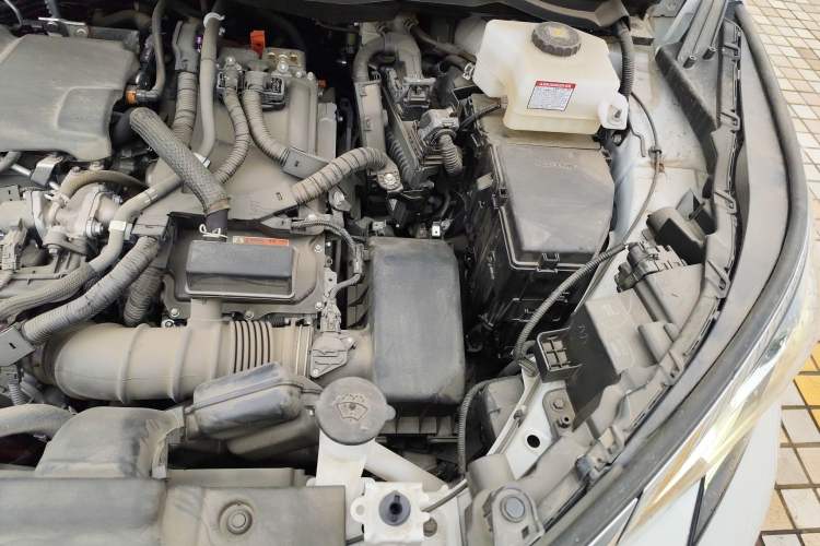 Used Toyota SIENNA 2023 2.5L Hybrid Comfort Edition Engine Bay Left