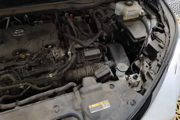 Used Toyota SIENNA 2023 2.5L Hybrid Deluxe Edition Engine Bay Left