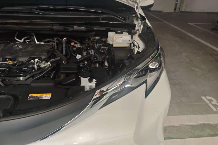 Used Toyota SIENNA 2023 2.5L Hybrid Comfort Edition Engine Bay Left