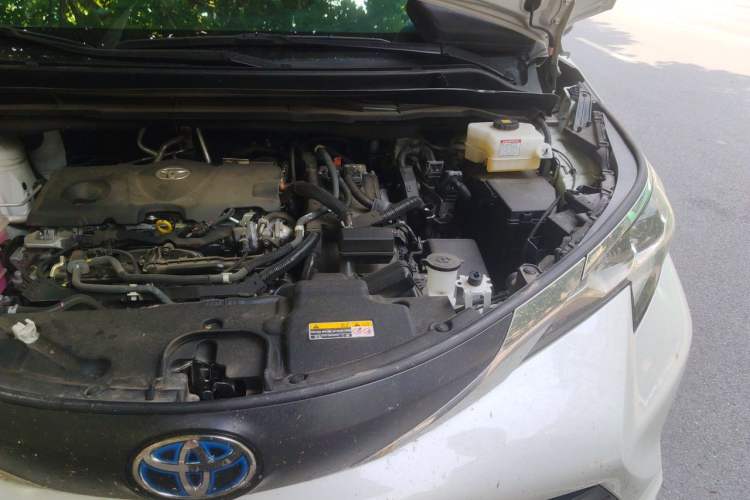 Used Toyota SIENNA 2023 2.5L Hybrid Comfort Edition Engine Bay Left