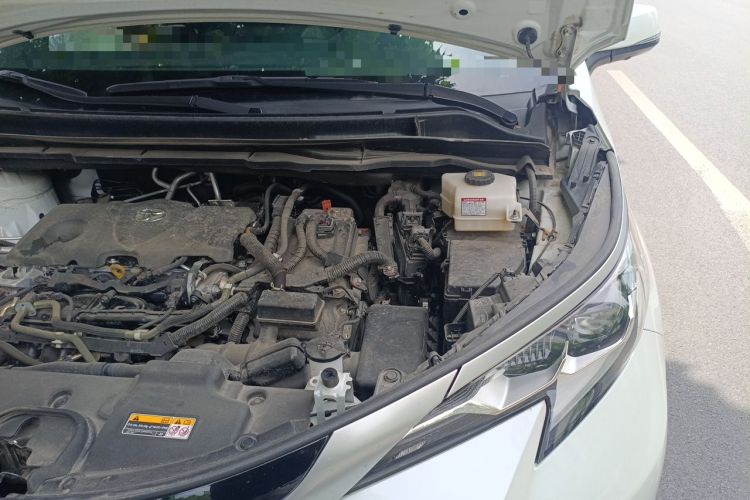 Used Toyota SIENNA 2023 2.5L Hybrid Deluxe Edition Engine Bay Left