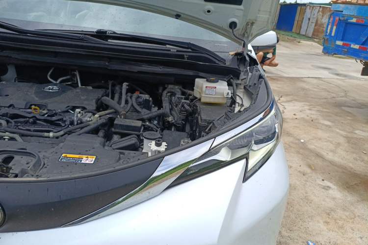 Used Toyota SIENNA 2023 2.5L Hybrid Comfort Edition Engine Bay Left