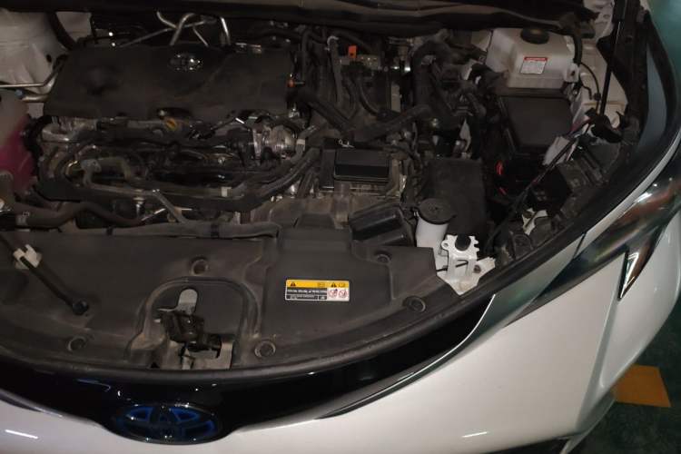 Used Toyota SIENNA 2023 2.5L Hybrid Deluxe Edition Engine Bay Left