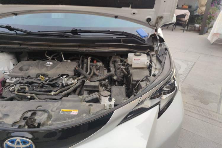 Used Toyota SIENNA 2023 2.5L Hybrid Deluxe Edition Engine Bay Left