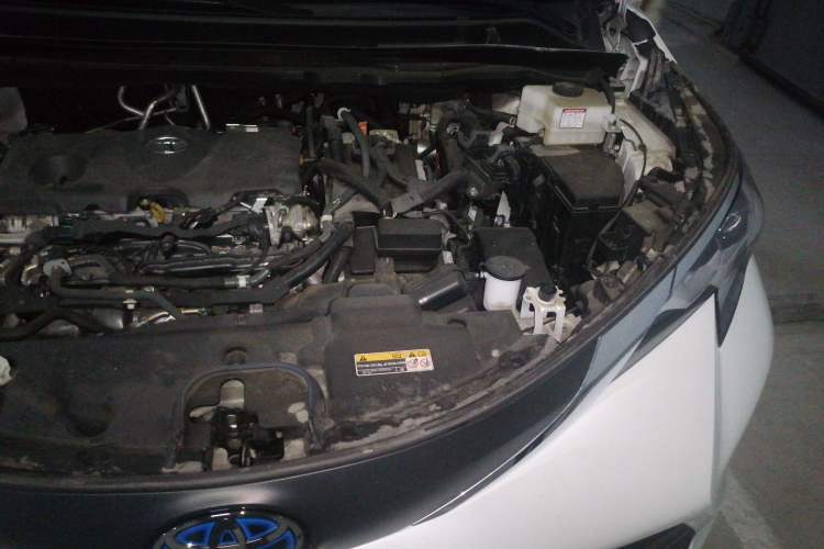 Used Toyota SIENNA 2023 2.5L Hybrid Comfort Edition Engine Bay Left