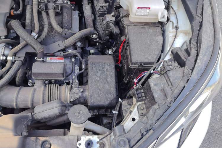 Used Toyota SIENNA 2023 2.5L Hybrid Comfort Edition Engine Bay Left