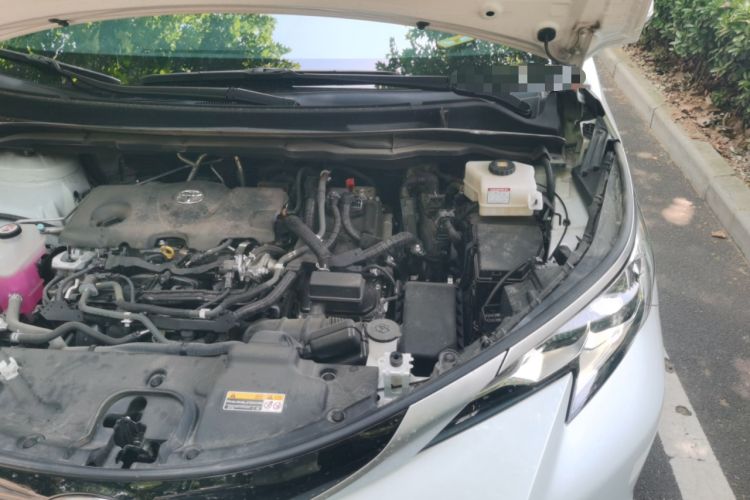 Used Toyota SIENNA 2023 2.5L Hybrid Luxury Edition Engine Bay Left