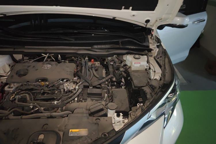 Used Toyota SIENNA 2023 2.5L Hybrid Platinum Edition Engine Bay Left