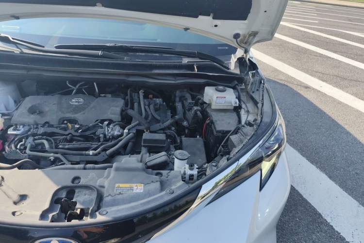 Used Toyota SIENNA 2023 2.5L Hybrid Comfort Edition Engine Bay Left