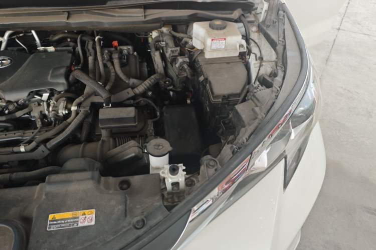 Used Toyota SIENNA 2023 2.5L Hybrid Comfort Edition Engine Bay Left