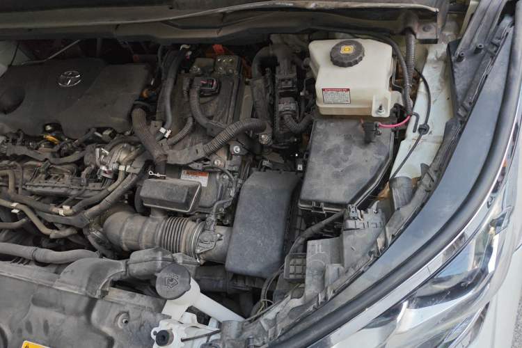 Used Toyota SIENNA 2023 2.5L Hybrid Comfort Edition Engine Bay Left