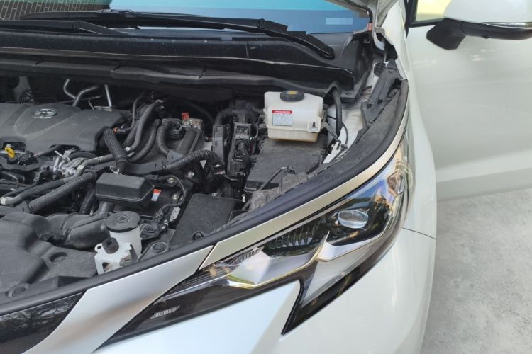 Used Toyota SIENNA 2023 2.5L Hybrid Deluxe Edition Engine Bay Left