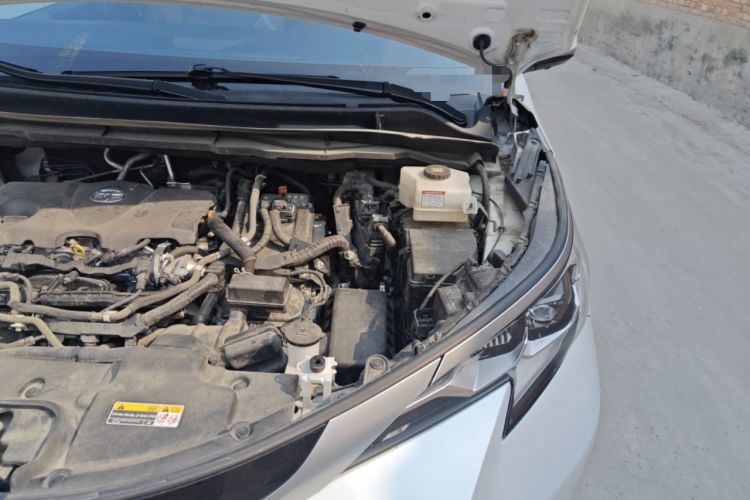 Used Toyota SIENNA 2023 2.5L Hybrid Deluxe Edition Engine Bay Left