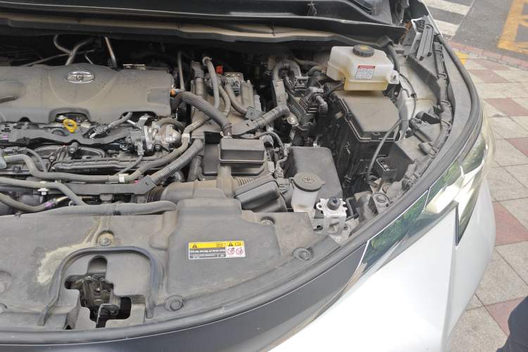 Used Toyota SIENNA 2023 2.5L Hybrid Comfort Edition Engine Bay Left