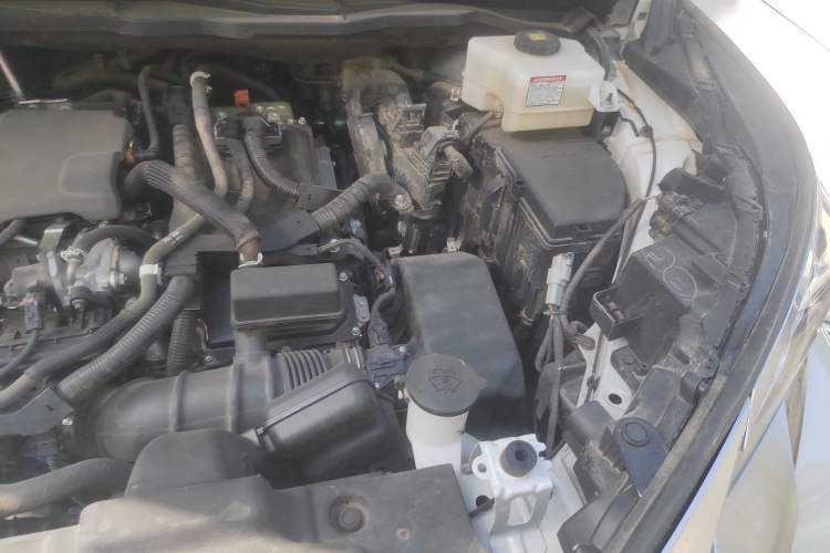 Used Toyota SIENNA 2023 2.5L Hybrid Comfort Edition Engine Bay Left