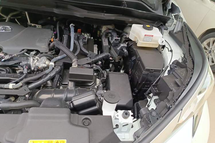 Used Toyota SIENNA 2023 2.5L Hybrid Deluxe Edition Engine Bay Left
