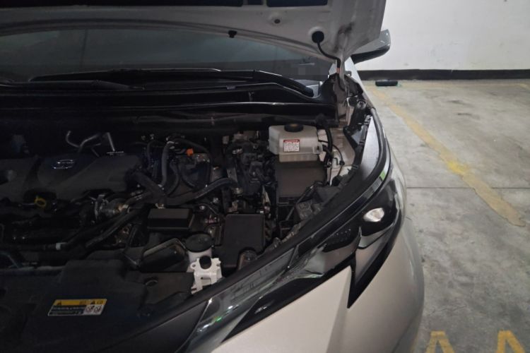 Used Toyota SIENNA 2023 2.5L Hybrid Comfort Edition Engine Bay Left