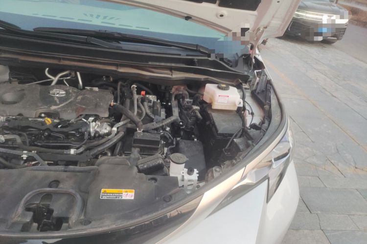 Used Toyota SIENNA 2023 2.5L Hybrid Deluxe Edition Engine Bay Left