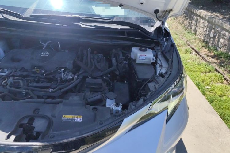 Used Toyota SIENNA 2023 2.5L Hybrid Comfort Edition Engine Bay Left