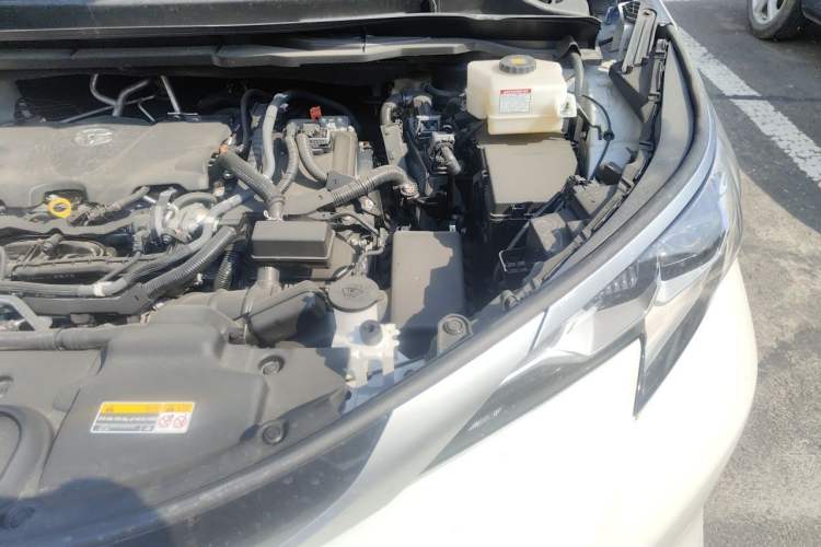 Used Toyota SIENNA 2023 2.5L Hybrid Deluxe Edition Engine Bay Left
