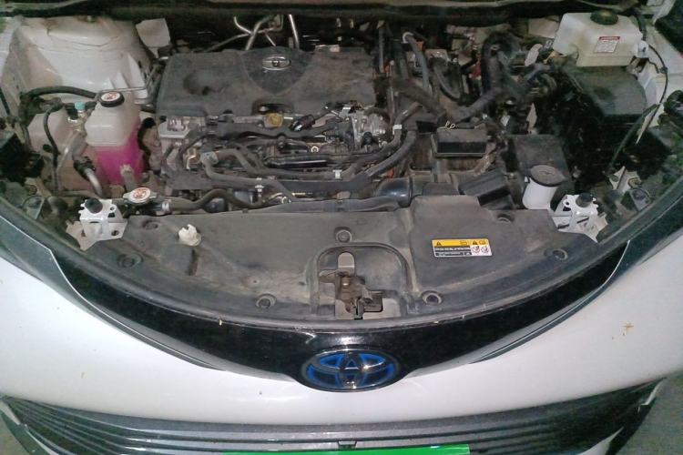 Used Toyota SIENNA 2023 2.5L Hybrid Deluxe Edition Engine Bay