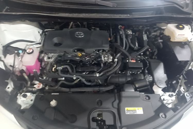 Used Toyota SIENNA 2023 2.5L Hybrid Deluxe Edition Engine Bay