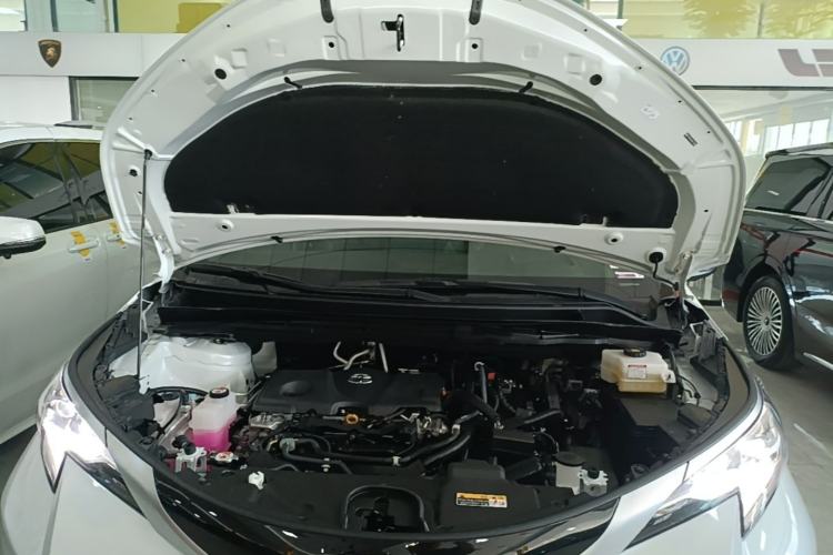 Used Toyota SIENNA 2023 2.5L Hybrid Platinum Edition Engine Bay
