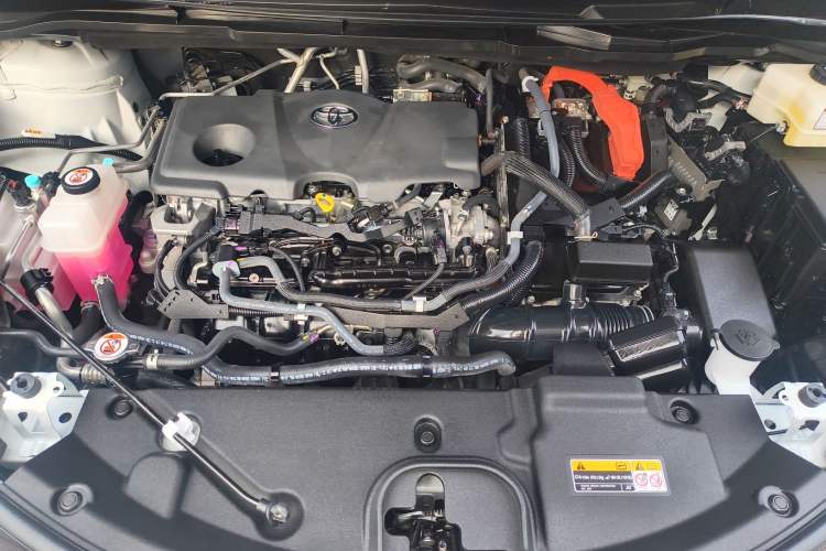 Used Toyota SIENNA 2023 2.5L Hybrid Comfort Edition Engine Bay
