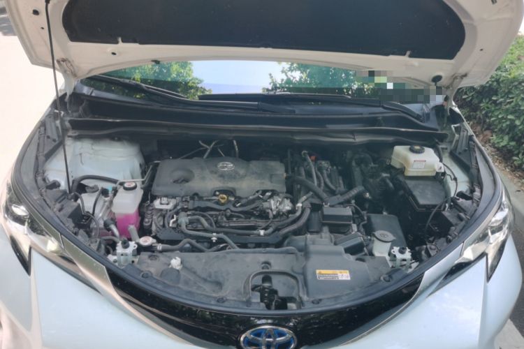 Used Toyota SIENNA 2023 2.5L Hybrid Luxury Edition Engine Bay