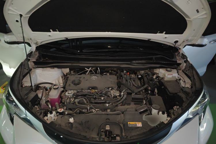 Used Toyota SIENNA 2023 2.5L Hybrid Platinum Edition Engine Bay